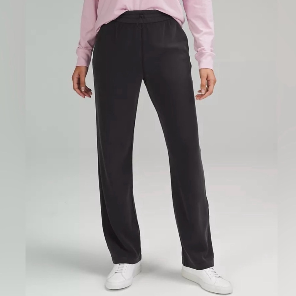 NWOT! Lululemon Black Softstreme High-Rise Wide-Leg Relaxed Loungewear Pants 8